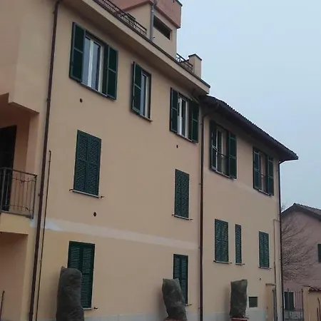 Cascina Migliardonico 아파트 *